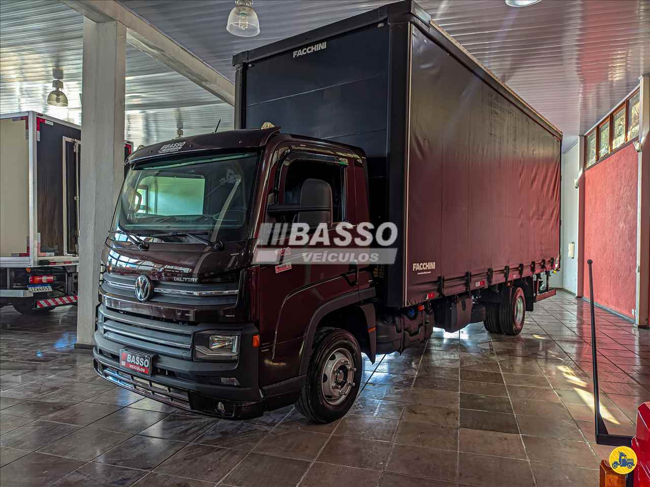 CAMINHAO VOLKSWAGEN VW 11180 Baú Sider 3/4 4x2 Basso Veículos GARIBALDI RIO GRANDE DO SUL RS